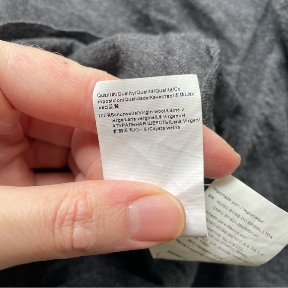 Boss Hugo Boss Slim Fit Fine Marino Wool V Neck Sweater Gray XL - Picture 9 of 9